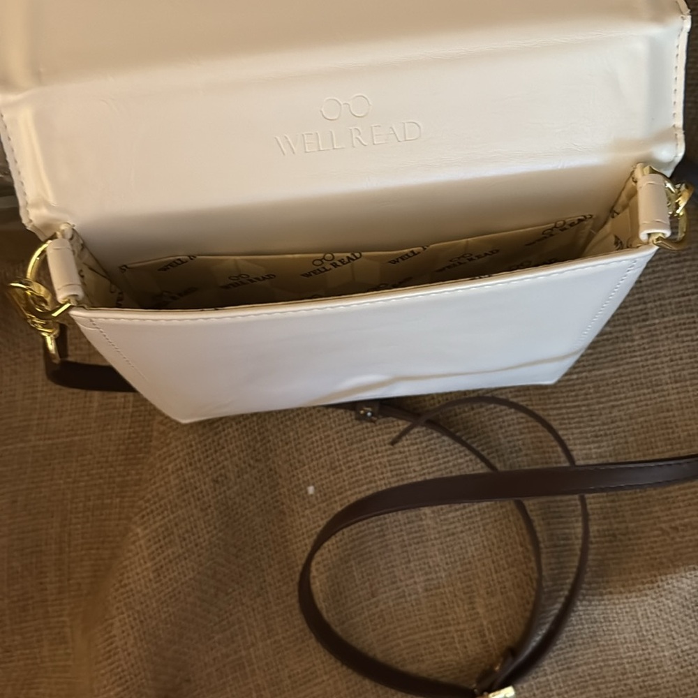 “Book” Handbag - Picture 3 of 4